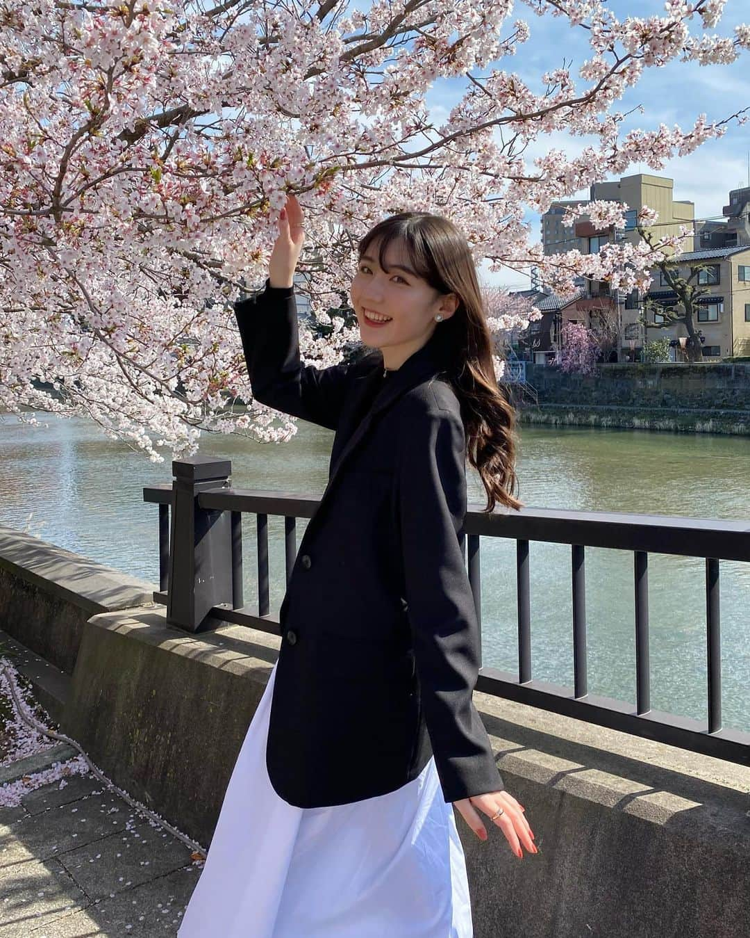 宮本和奏さんのインスタグラム写真 - (宮本和奏Instagram)「・ 桜ちゃん🌸 満開で綺麗だった  皆はお花見とかしたのー？ #宮本和奏」4月3日 19時30分 - lespros_wakana5