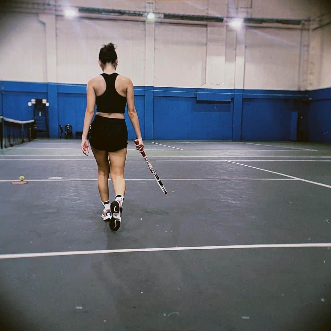 Kathryn Bernardoのインスタグラム：「No more Monday blues 😜🎾」