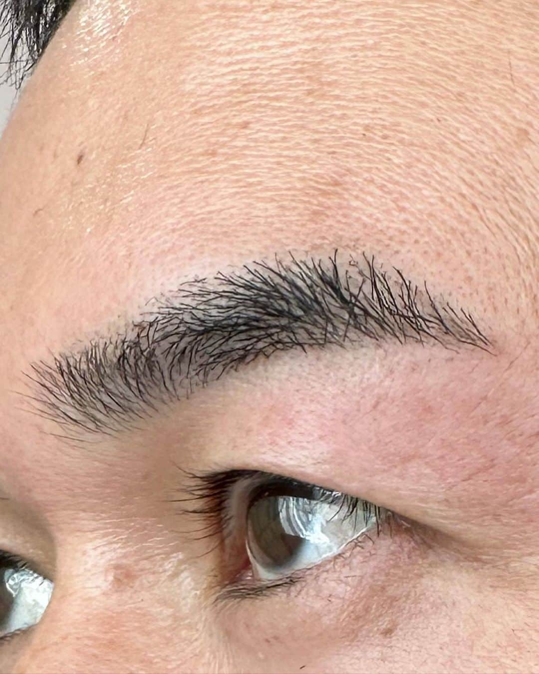 ニッチロー'さんのインスタグラム写真 - (ニッチロー'Instagram)「知り合いのコリンさんに  眉毛整えてもらいました  おじさんも小綺麗にしないと  キリッとシャープになって  いいヒットが打てそうです  #maisondepolaratelier #メゾンドポラールアトリエ #眉毛サロン  #広尾 #ニッチロー」4月3日 19時38分 - nicchiro5.1
