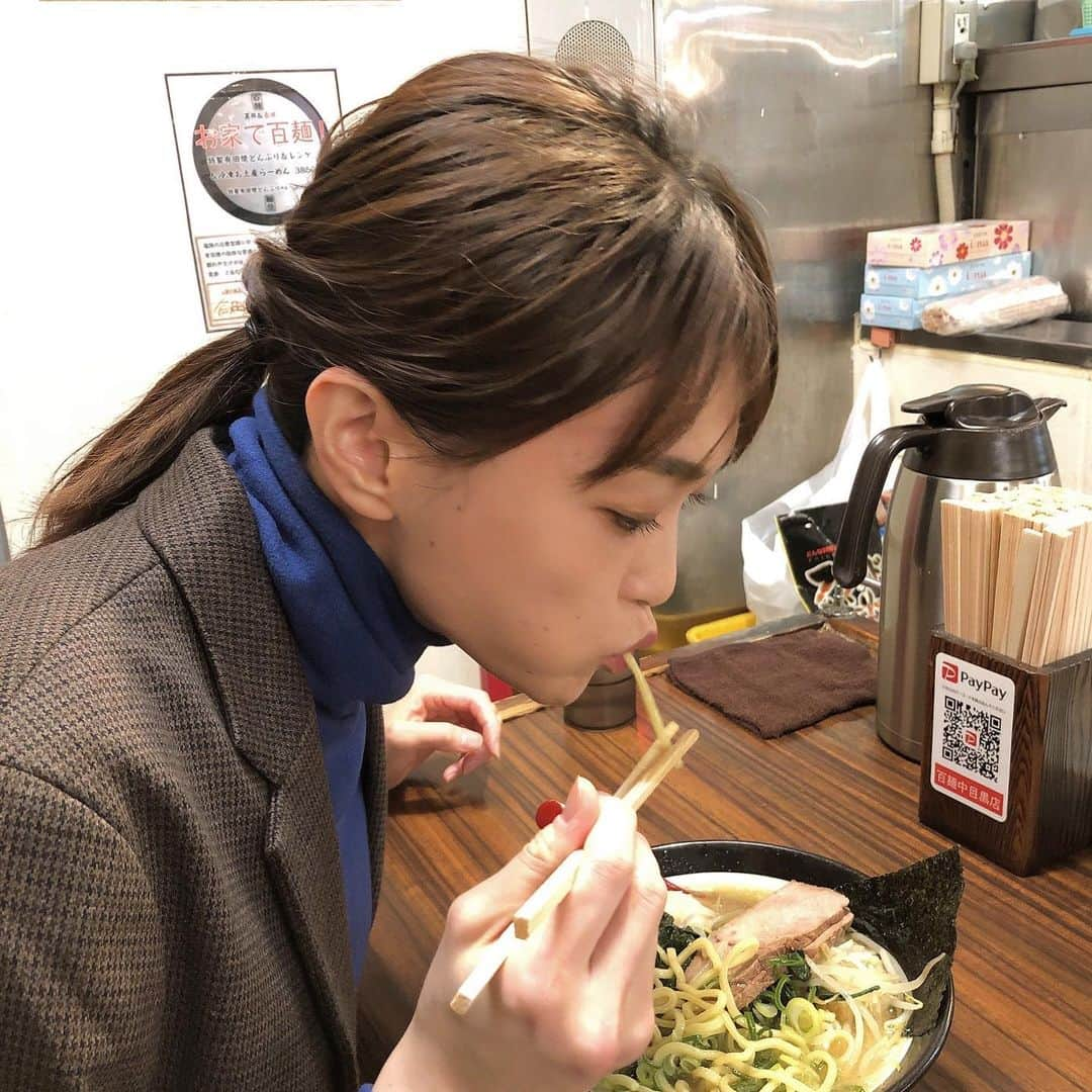 村山千代さんのインスタグラム写真 - (村山千代Instagram)「🍜 ラー活の報告。 ①百麺 中目黒 ②龍坊 代官山 ③マンモス 道玄坂 ④長岡生姜醤油ラーメン 家  (レンチン。うずらとほうれん草と海苔足した。)  普段は割と太麺が多い。 (こってりドロドロ、 味濃いスープが好きみたい) ←誰にも聞かれてない  #糖質塩分制限を意識してたら #意識低い系かもだけど #それがまたおいしいのです #罪悪感が味のスパイス🕶 #ラーメン #ラー活 #百麺 #龍坊 #マンモス #生姜醤油ラーメン　 #カップ麺 #カップ麺スタグラム　 #麺 #麺スタグラム」4月3日 19時42分 - chiyocolate420