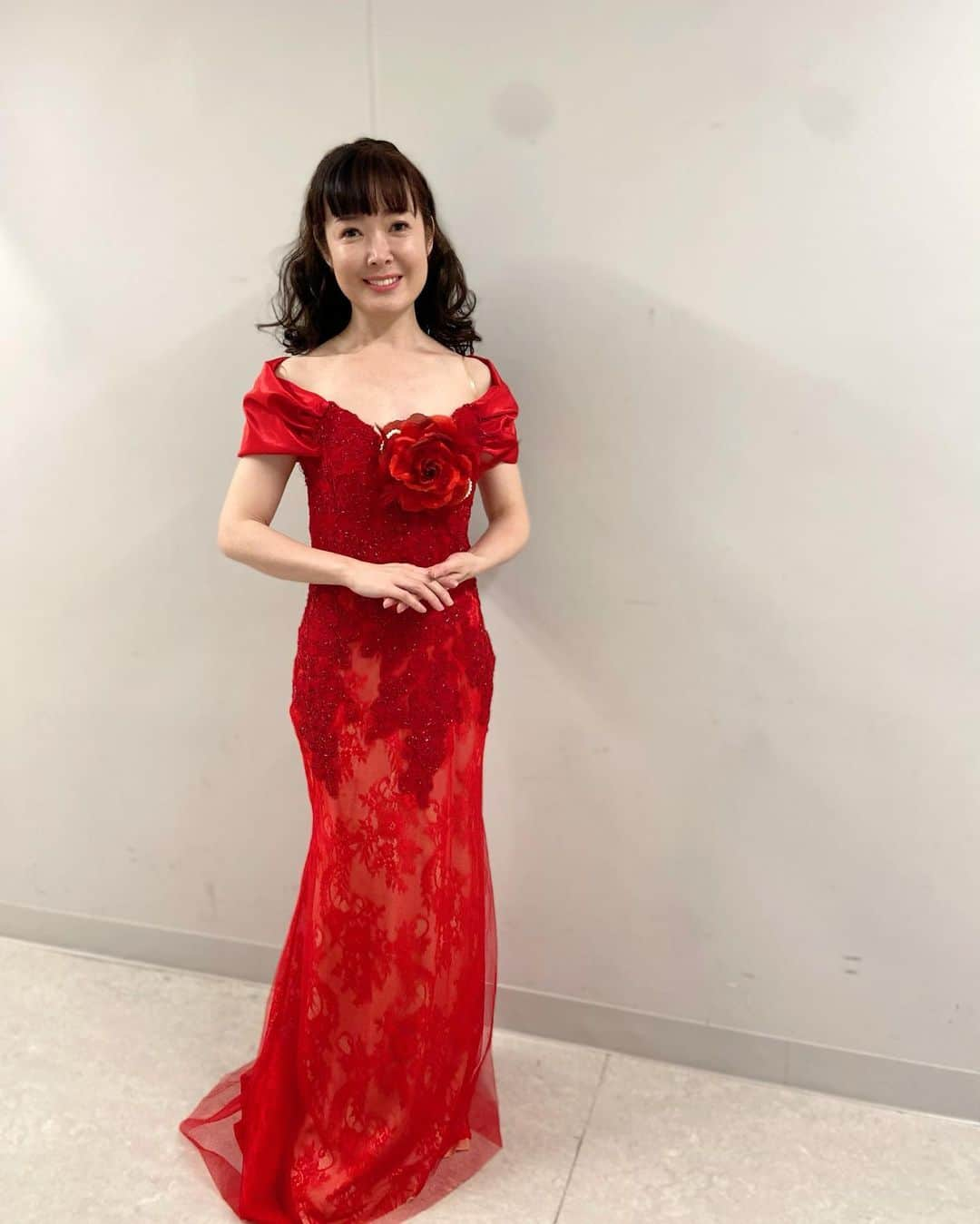 田川寿美のインスタグラム：「なごや商業フェスタ2023　春の音楽祭 『演歌女子。昭和の名曲ヒットパレード』IN愛知芸術劇場大ホール❗  昼夜2回公演  女子会トークも楽しくて 盛り上がりました。 こうして気心の知れた先輩 歌仲間と一緒にステージを 重ねていると 前から大好きだったけど も～っと大好きになってしまうものなのですね！  優しさと愛いっぱいの 演歌女子。コンサートてした。  お越しくださった皆様 そして いつもコメントを下さる皆様  ほんとーに、ありがとうございました‼️  #田川寿美#白秋#演歌女子#大阪#新歌舞伎座 #石原詢子 さん #大石まどか さん#みずき舞さん#コンサート#優しさ#愛#演歌#歌謡曲#着物 #Japanese#enka」