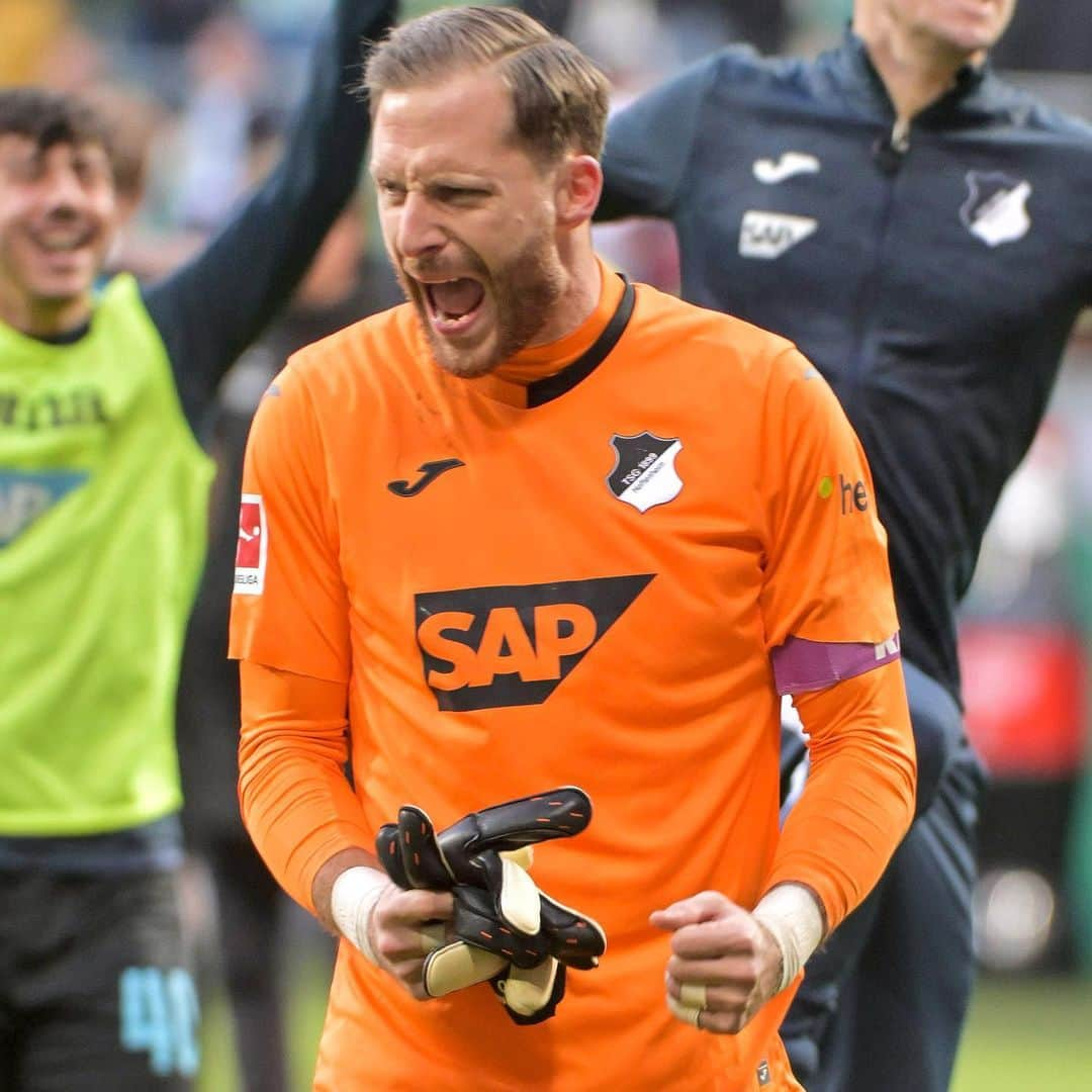 オリヴァー・バウマンのインスタグラム：「We are back 💪🏼 #back #Mannschaft #Aufstehen #TsgHoffenheim」