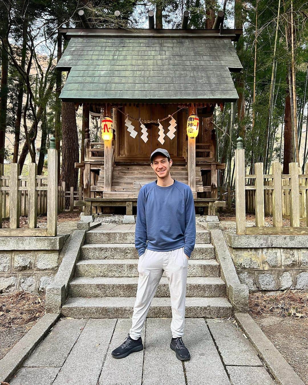 ジェイソン・ブラウンさんのインスタグラム写真 - (ジェイソン・ブラウンInstagram)「📍Iwate 岩手, Japan ⛩️🌿  #iwate #travel #japan #japantravel」4月3日 20時06分 - jasonbskates