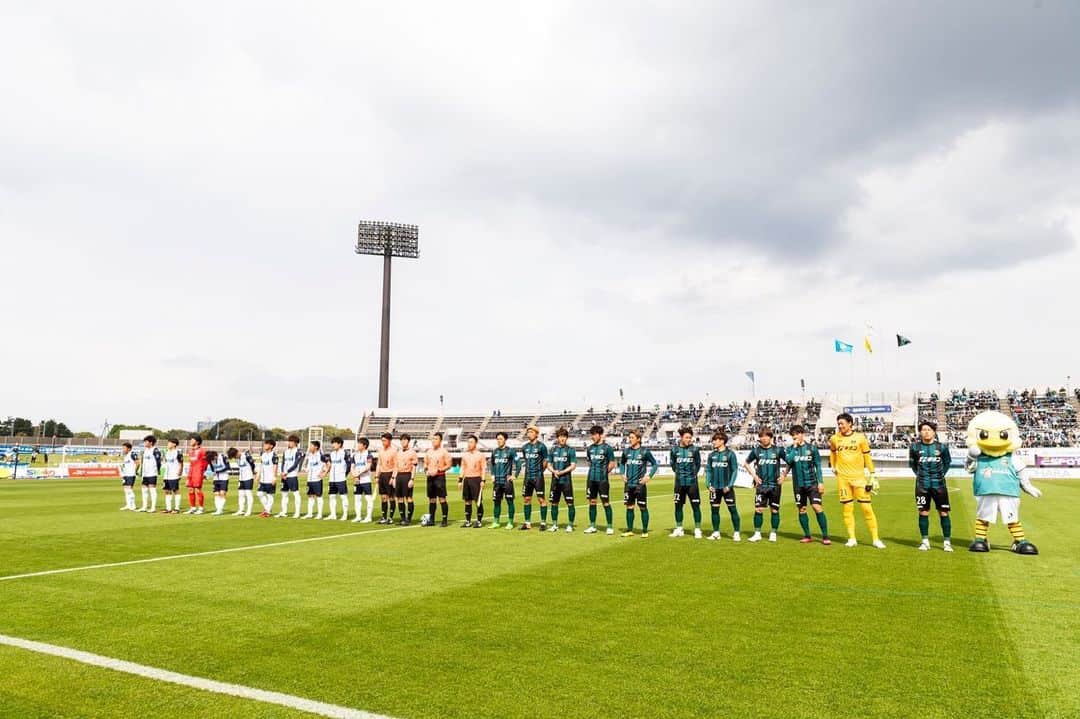 竹重安希彦さんのインスタグラム写真 - (竹重安希彦Instagram)「J3第5節 vs アスルクラロ沼津 0-0  まだまだやれる。 まだまだ伸びしろだらけ。 しっかり反省して修正します。  約1年半ぶりのギオンスタジアムでの公式戦のピッチ、チャント最高でした。  たくさんの応援ありがとうございました。 次こそはギオンスタジアムでファミリアを！！  #j3  #scsagamihara  #sc相模原  #サガミスタ  #感謝  #21 #竹重安希彦」4月3日 20時07分 - akihikotakeshige125