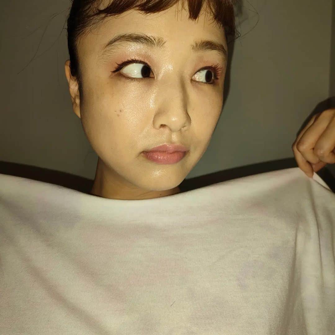工藤里紗さんのインスタグラム写真 - (工藤里紗Instagram)「人生 ふざけないと。 #ふざけた前髪 #クリップカーラー」4月3日 20時09分 - risa910104