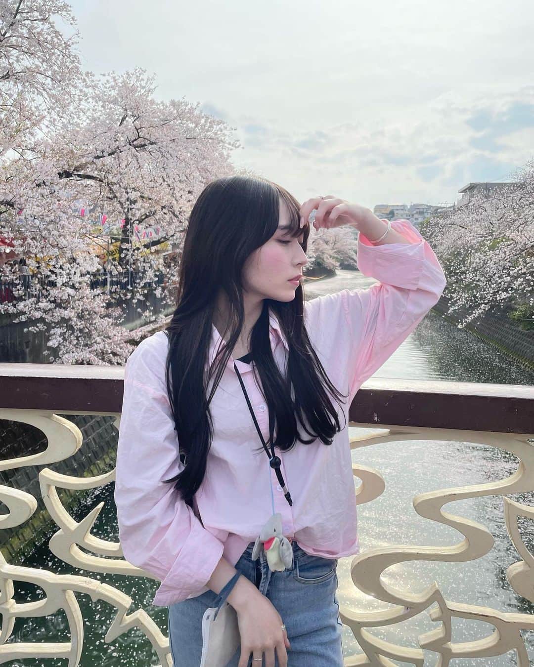 島村嬉唄さんのインスタグラム写真 - (島村嬉唄Instagram)「今年はお花見できた 〜 ！ うれしい 🌸  綺麗な桜がみれて 屋台で美味しいものいっぱい食べて 大満足な一日 🍡」4月3日 20時17分 - uta_0624