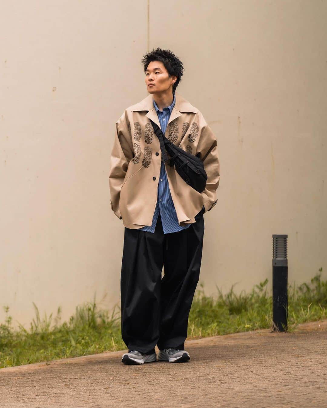 Ryoさんのインスタグラム写真 - (RyoInstagram)「Today's outfit 🚶‍♂️ 久しぶりのベージュのショートマック。 僕もなんだかんだ一番着てるアウターです。  待っていた方は是非、GETしてください🔥  jacket : @camielfortgens  着用サイズ:S shirt :  @the_clesste  pants : @_sagenation  shoes : @newbalancelifestyle  bag : @lemaire_official  ㅤㅤㅤㅤㅤㅤㅤㅤㅤㅤㅤㅤㅤ #clesste #lemaire #sagenation #newbalance」4月3日 20時25分 - ryo__takashima