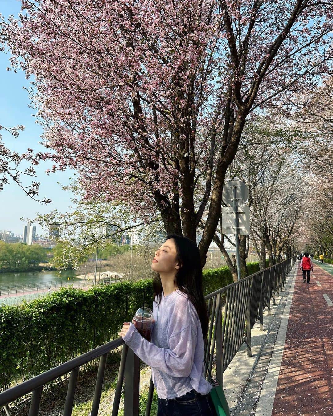 ユン・ジウォンのインスタグラム：「🌸」