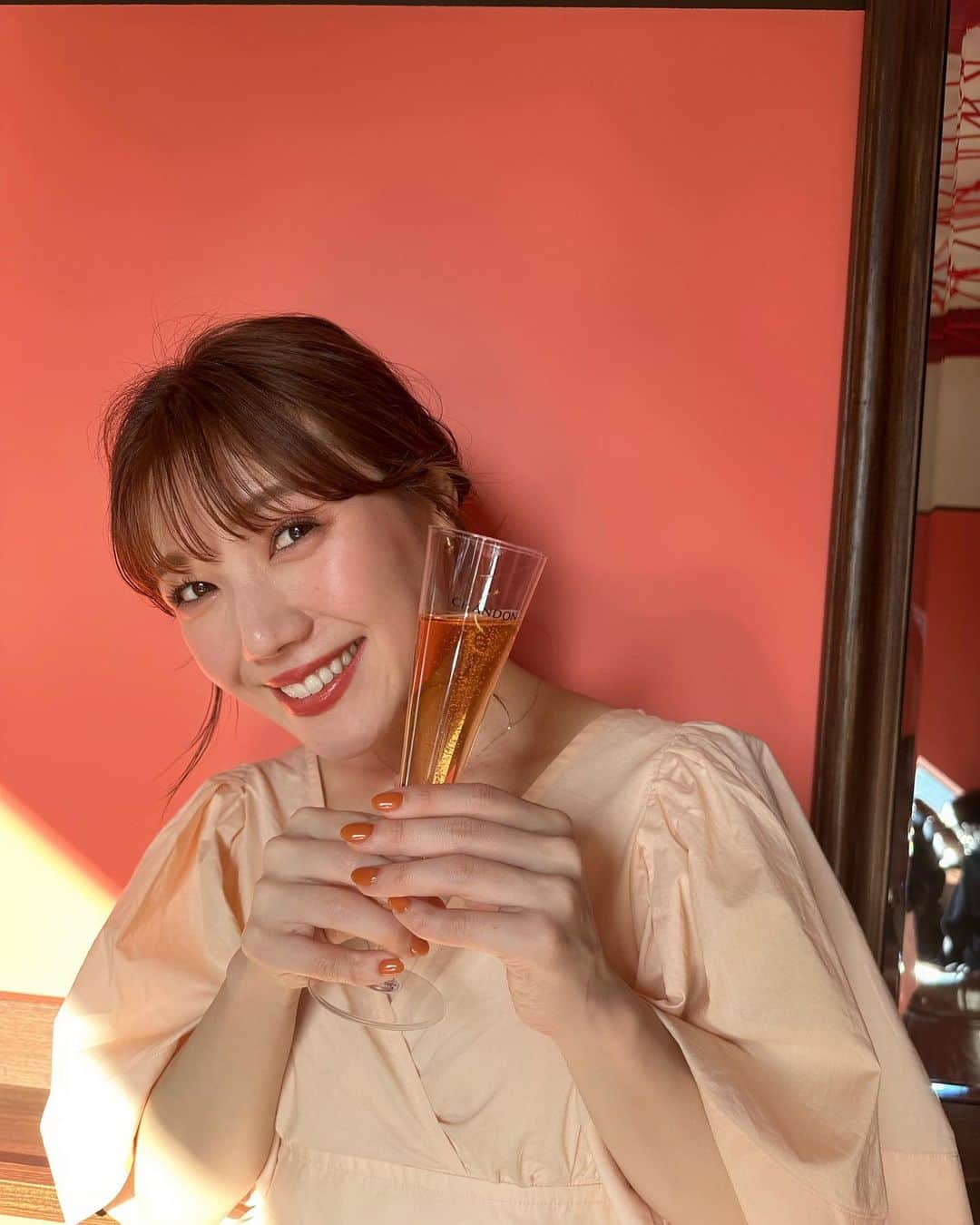 黒田りさのインスタグラム：「🍸 福岡スプリングカクテルパーティにてMCをさせて頂きました☺️🤍  日本を代表する女性バーテンダー4名のカクテルメイクを間近で見られて贅沢な時間…🥺バーって、お酒って、楽しいんだなって改めて感じさせてくれる華やかなパーティでした🌸  @citadel_fukuoka  @aika1213 初イベント！かっこよかったよ〜！！おつかれさま☺️🍸  #カクテル#モエヘネシーディアジオ#福岡バー#福岡カクテルバー#女性バーテンダー」