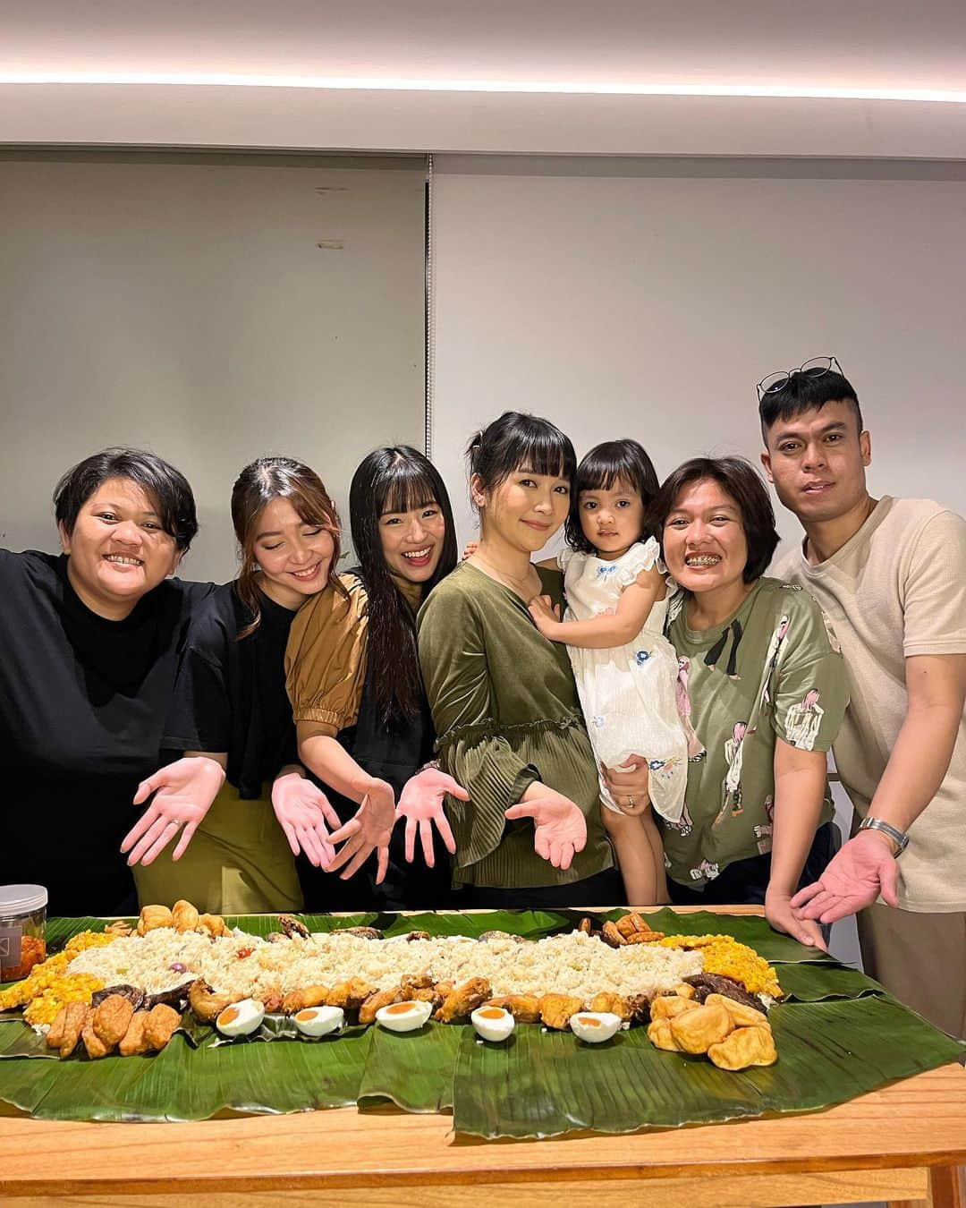 仲川遥香さんのインスタグラム写真 - (仲川遥香Instagram)「Happy day💖💖💖  #buka #bukber #puasa #ramadan #indonesia #nasiliwet #ジャカルタ生活 #インドネシア #ラマダン #断食 #仲川遥香」4月3日 20時57分 - haruuuu_chan