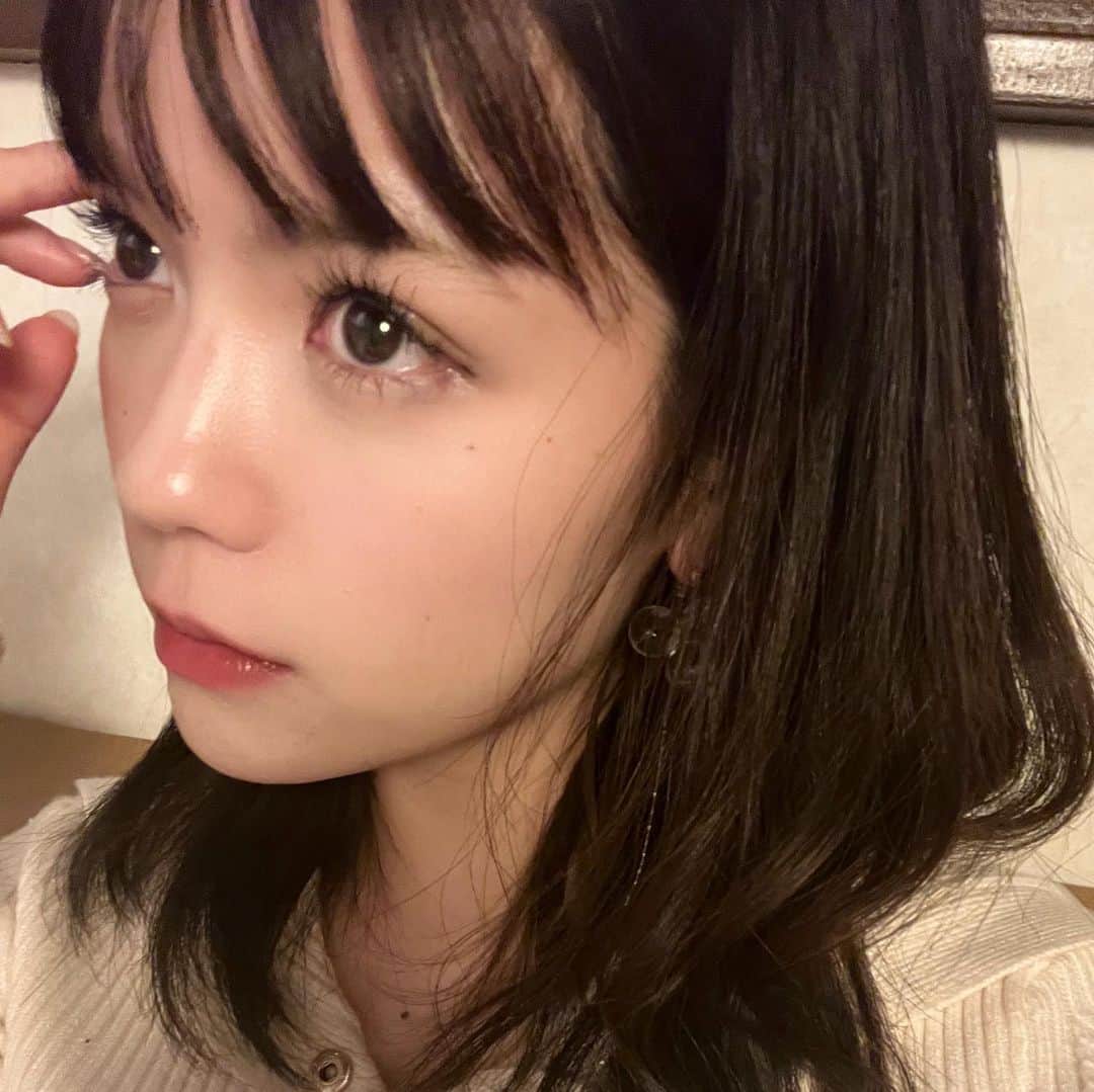 村山優香のインスタグラム：「まつ毛が抜けまくる季節」
