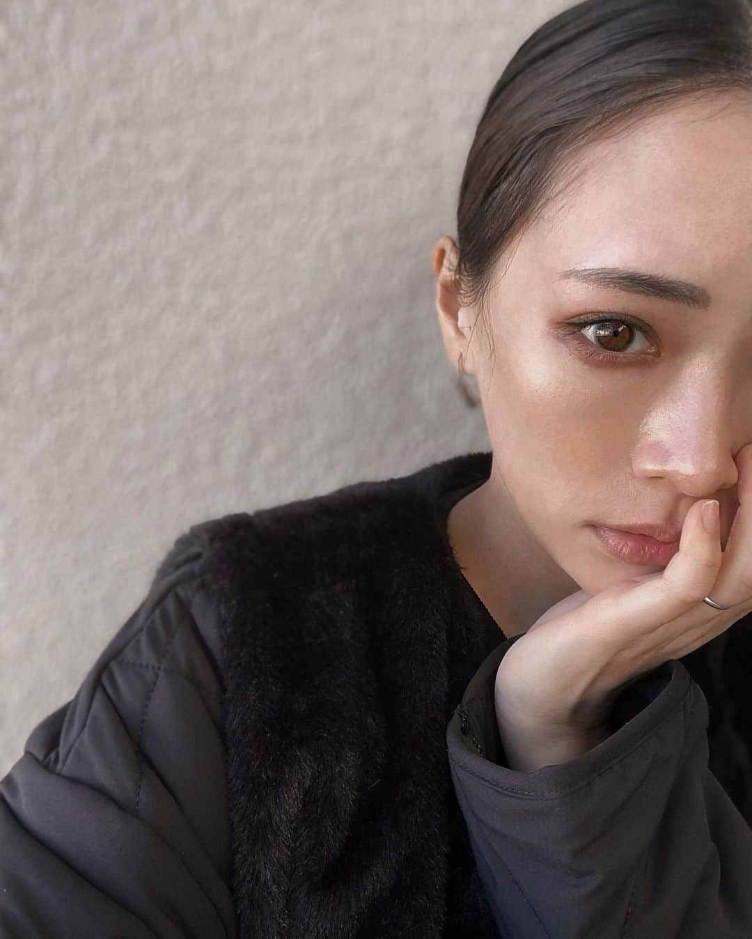 のインスタグラム：「🙄💭🖤」