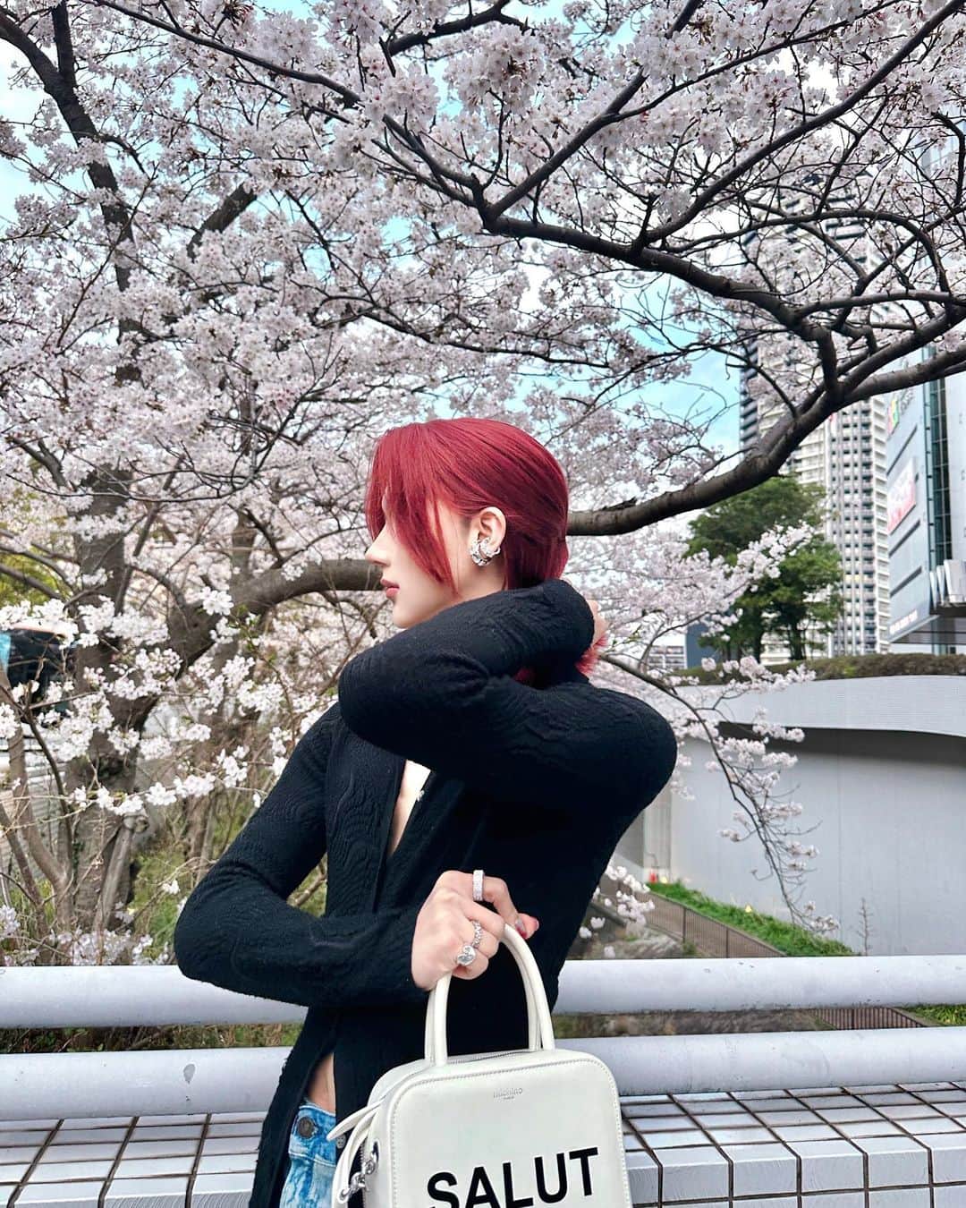 ギュテさんのインスタグラム写真 - (ギュテInstagram)「神戸で桜やっと見れた🌸🌸」4月3日 21時31分 - kimgyutae_official