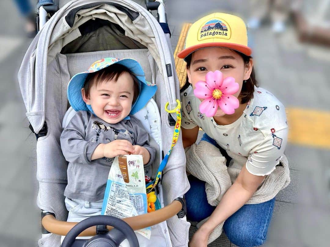 VANRIのインスタグラム：「☺︎< Happy Birthday my lovely sis‼︎  #しょーぐんの夏用帽子を新調 #しょーぐんの帽子が被れる姉　 #しょーぐんの頭がでかいのか #はたまた姉の頭が小さいのか #前者後者どちらもですな」