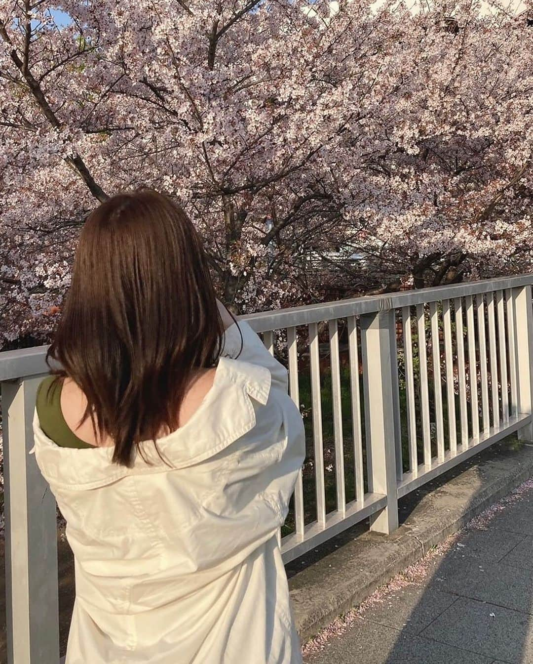 山崎亜美瑠さんのインスタグラム写真 - (山崎亜美瑠Instagram)「さくら. . . #桜 #桜ノ宮 #お花見」4月3日 21時44分 - amiru__7