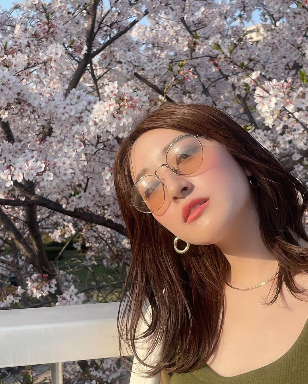 山崎亜美瑠さんのインスタグラム写真 - (山崎亜美瑠Instagram)「さくら. . . #桜 #桜ノ宮 #お花見」4月3日 21時44分 - amiru__7