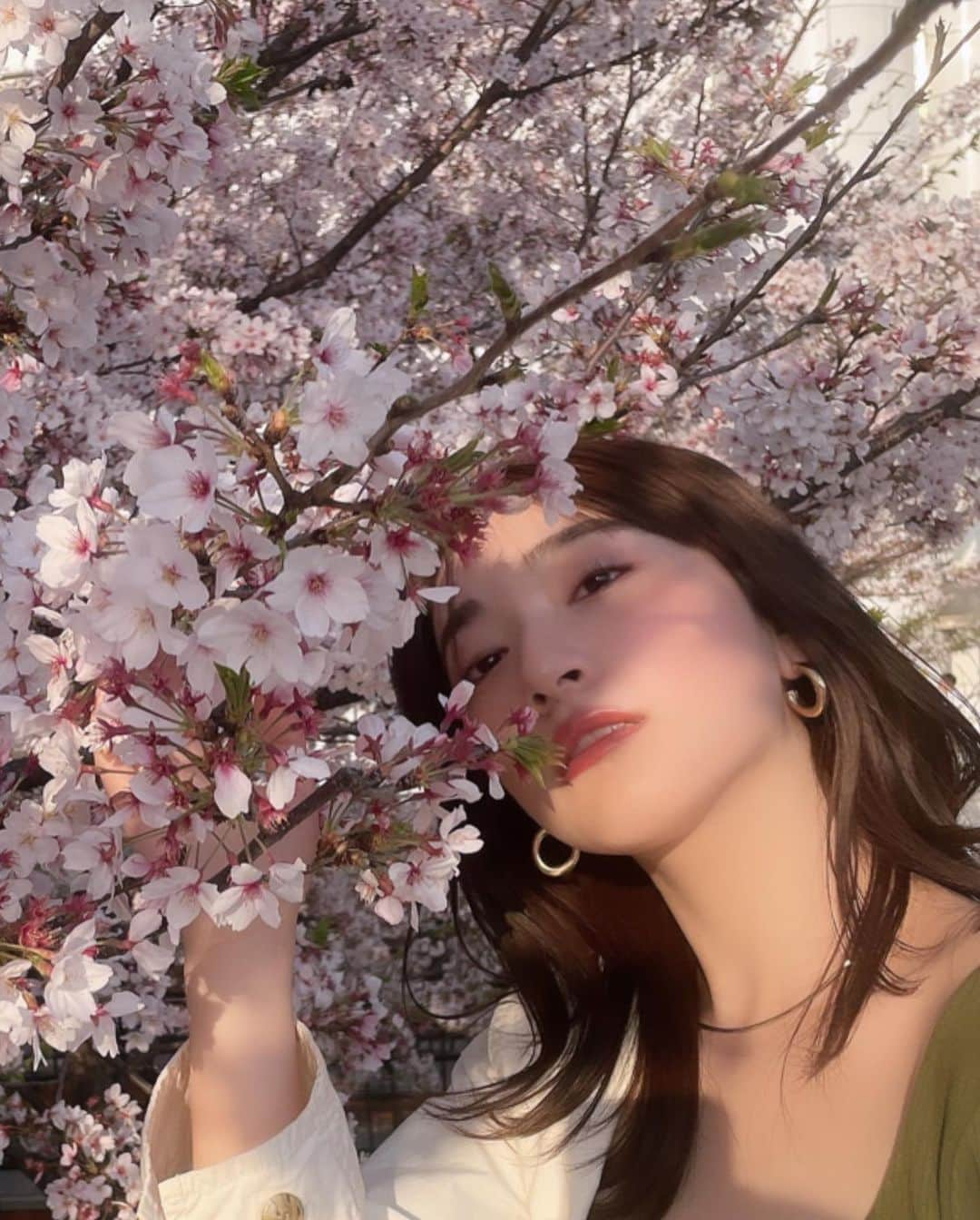 山崎亜美瑠さんのインスタグラム写真 - (山崎亜美瑠Instagram)「さくら. . . #桜 #桜ノ宮 #お花見」4月3日 21時44分 - amiru__7