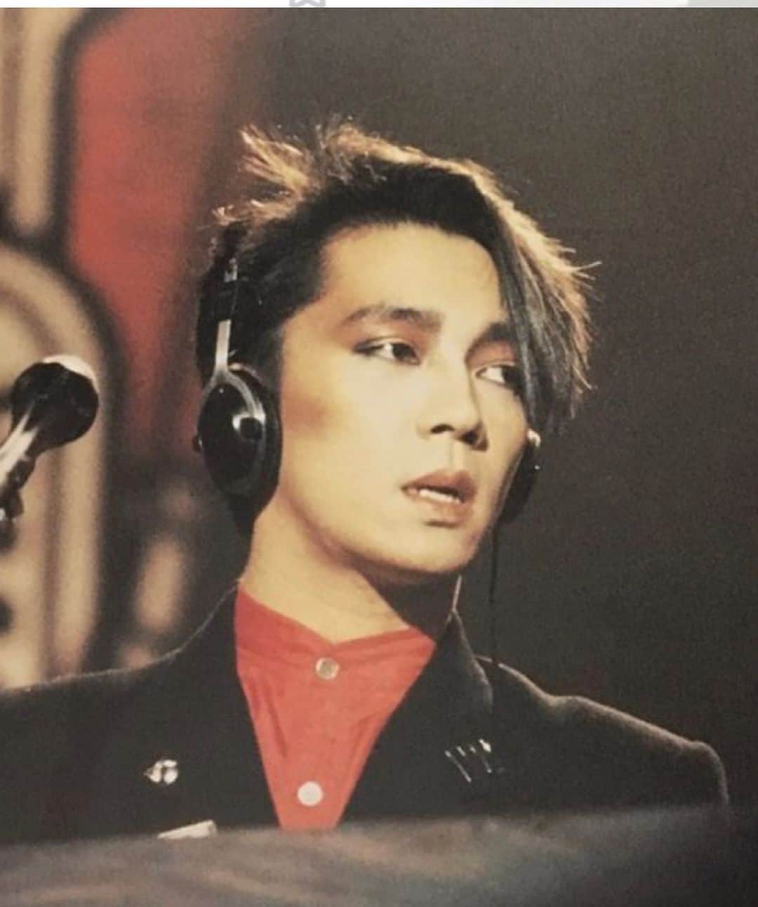 Shun Watanabeさんのインスタグラム写真 - (Shun WatanabeInstagram)「Thank you Ryuichi Sakamoto for giving us so much inspiration, I'm glad I was born in the country where YMO is! I have so much respect for the professor for sharing his talent from Japan with the world, I will never forget the solo piano concert I saw in October 2019. Rest in peace🤍  坂本龍一さん、沢山のインスパイアを与えてくれてありがとうございます。YMOが居る国に生まれて良かったです！！世界に日本からの才能を発信していた教授をとても尊敬しています。2019年の10月に観たソロピアノコンサートは一生忘れません。安らかにおやすみください。  #ryuichisakamoto #ymo」4月3日 22時05分 - shun_watanabe