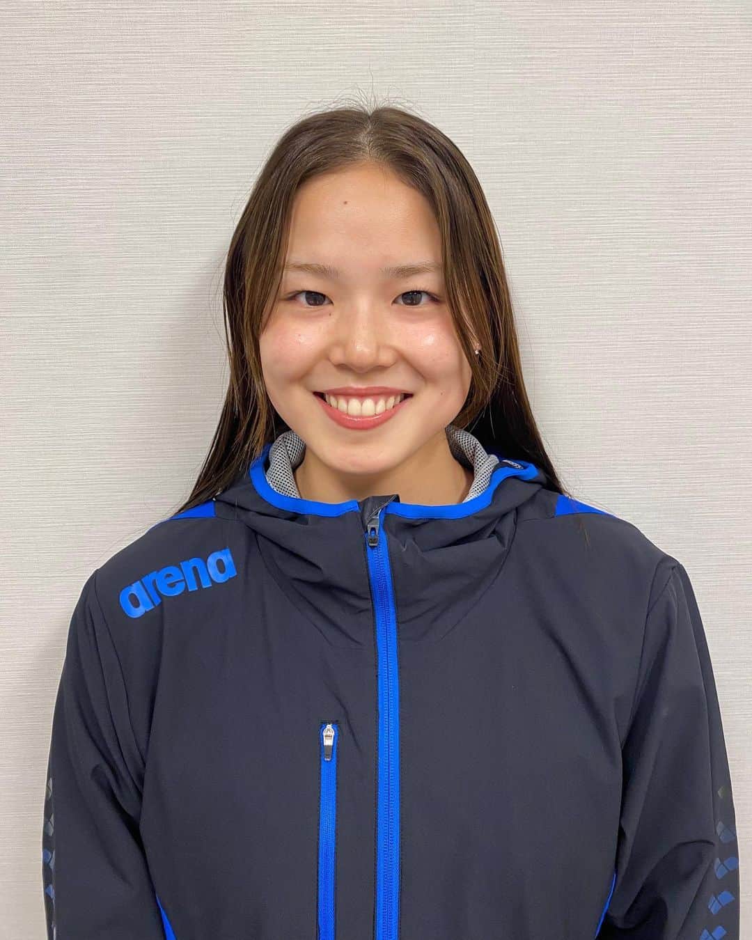池本凪沙のインスタグラム：「今回、アリーナとアドバイザリー契約を締結させていただきました。  これからはアリーナの魅力を全世界に発信していくとともに、もっともっと強くなり世界で戦える選手になれるよう日々努力してまいります💪🏻  そして、明日から日本選手権が始まります🔥  4/4  100mバタフライ 4/6  200m自由形 4/7  100m自由形 4/9  50m自由形  決勝はNHKでも放送されます。 応援の程よろしくお願い致します🎌🤍📣  #arena  #arena50  #アリーナ  #日本選手権水泳競技大会」