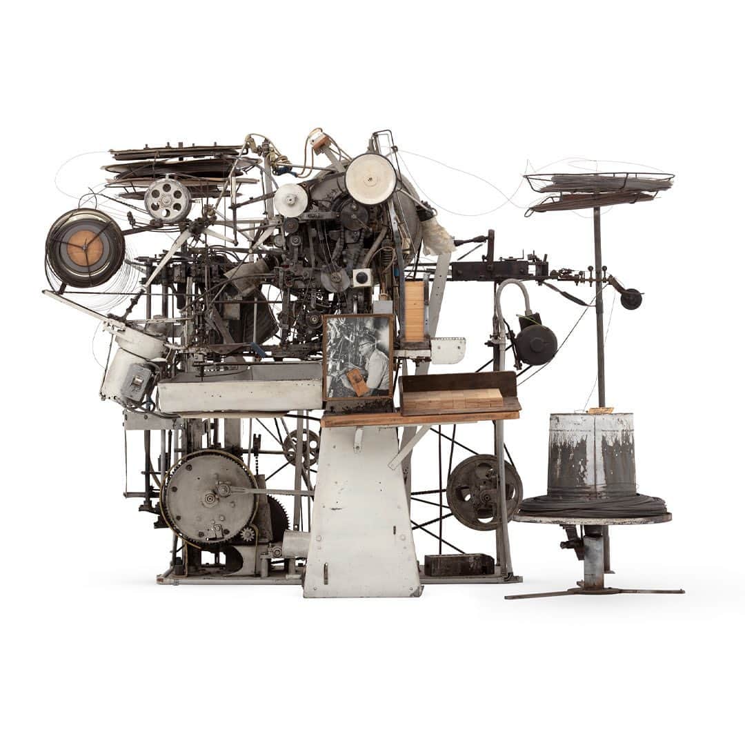 パワーハウスミュージアムのインスタグラム：「JUST ANNOUNCED  1001 Remarkable Objects from the Powerhouse collection.   “Our vision for 1001 Remarkable Objects was a seemingly simple one: to create an exhibition celebrating the sheer scale, breadth, and relevance of the Powerhouse collection. But how to choose? We rejected the nomenclature of ‘treasures’ or ‘masterpieces’ and instead determined all choices must be in some way ‘remarkable’ – whether by virtue of rarity, visual appeal, social history or an ability to invoke wonder"    - Curatorium chair Leo Schofield AM.   #1001 opens 22 July.   Free entry. Link in bio.   📸 ‘Supreme’ mouse-trap making machine by AW Standfield and Co, Mascot, NSW, 1925-2000, image by Anthony Potter’.」