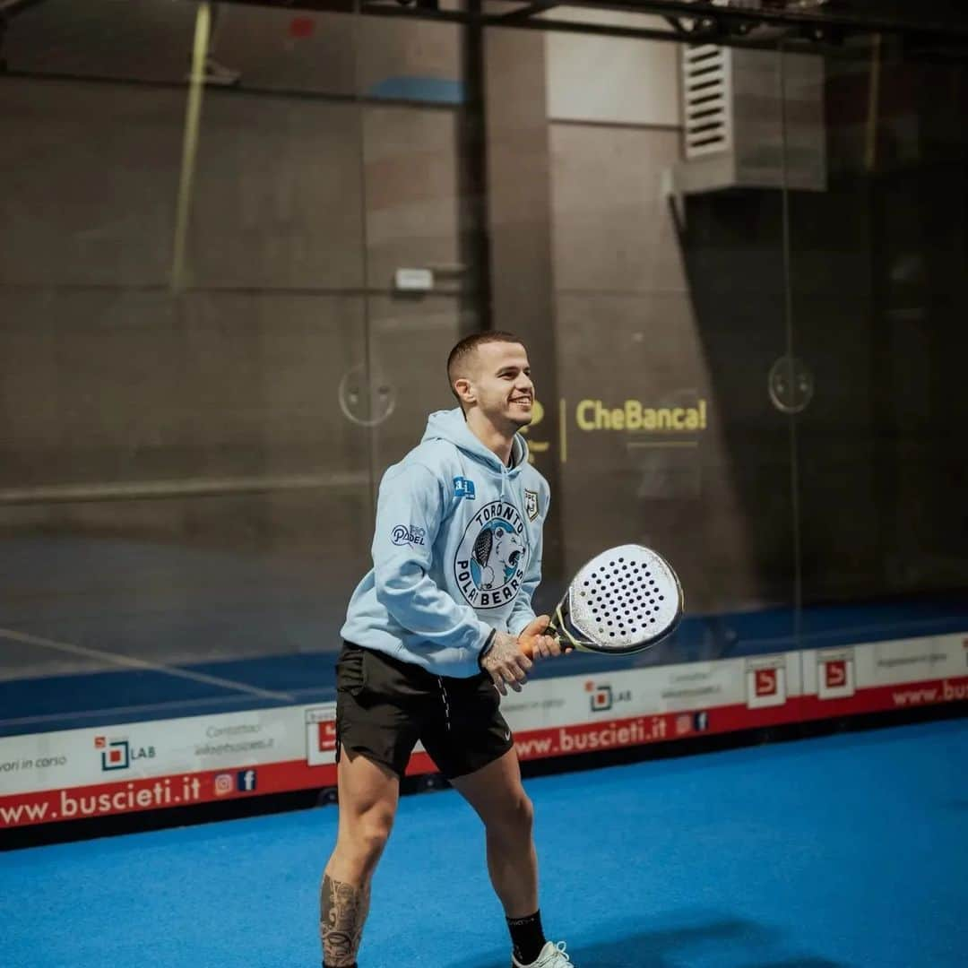 セバスティアン・ジョヴィンコのインスタグラム：「Our @sebagiovincoofficial is ready to play 🔥🔥 #propadelleague #torontopolarbears #torontosports」