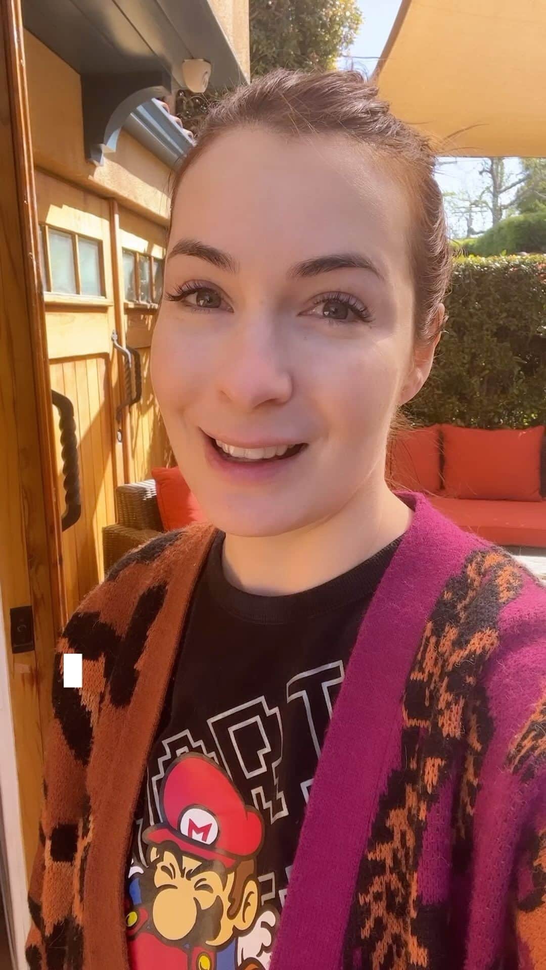 フェリシア・デイのインスタグラム：「I love my kid and I will do anything for her. Well, almost anything.」