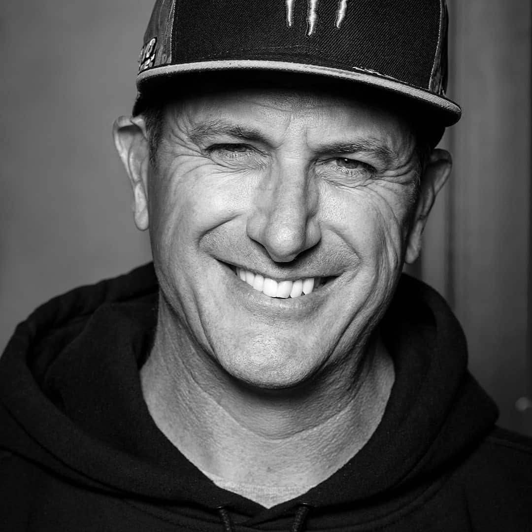 DC Shoes Japanのインスタグラム：「In Memory of Ken Block, we have partnered with @43institute to make a donation to continue the paths of opportunity Ken created in action sports, motorsports and creative arts. #KB43VER  For more information please visit: www.43i.org」