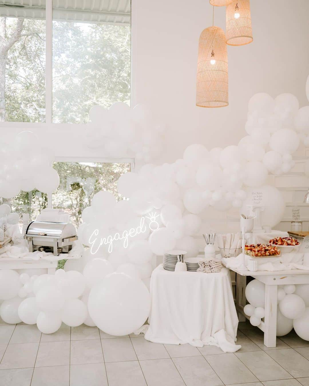 シモーネ・バイルズさんのインスタグラム写真 - (シモーネ・バイルズInstagram)「On Cloud 9 BRIDAL SHOWER☁️💙🕊️  feeling so loved & blessed   📸: @raetay_photography 💄💇🏾‍♀️: @glamherj  @thejulianahtx  @poppinparty  @southernpours」4月4日 8時45分 - simonebiles