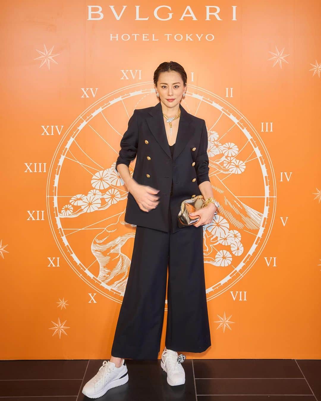 米倉涼子のインスタグラム：「BVLGARI Hotel Tokyo オープニングパーティで大変ゴージャスなジュエリーを身につけて素敵なひと時を過ごさせていただきました ⁡ Such a great time at the opening party at BVLGARI Hotel opening party! ⁡ ⁡ @bulgari @bulgarihotels #Bulgari #BulgariHotels #BulgariHotelTokyo  Styling @enamysstyle  H&M  @okuhara_seiichi」