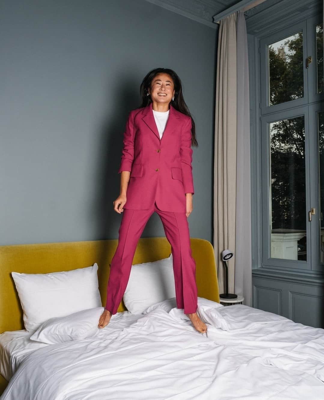 Ligne Rosetさんのインスタグラム写真 - (Ligne RosetInstagram)「Jumping for joy. ⁠ ⁠ Desdemone bed at @stillwerk hotel is what dreams are made of. ⁠ ⁠ 📷: @lisa_knauer_photography」4月4日 0時01分 - ligneroset