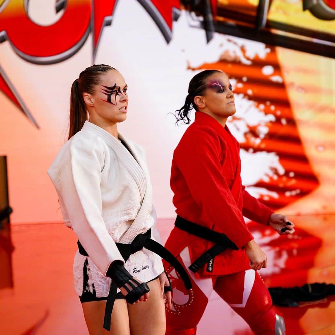ロンダ・ラウジーのインスタグラム：「I looked, and there before me was a pale horse! Its rider was named DEATH, and HADES was following close behind him - Rev 6:8 #4HW  💄 @mariko_hirano  💇🏻‍♀️ @thisisbabe  🥋 @mizunousa  🥊 @nazoboxing 🩳 @iammikaze」
