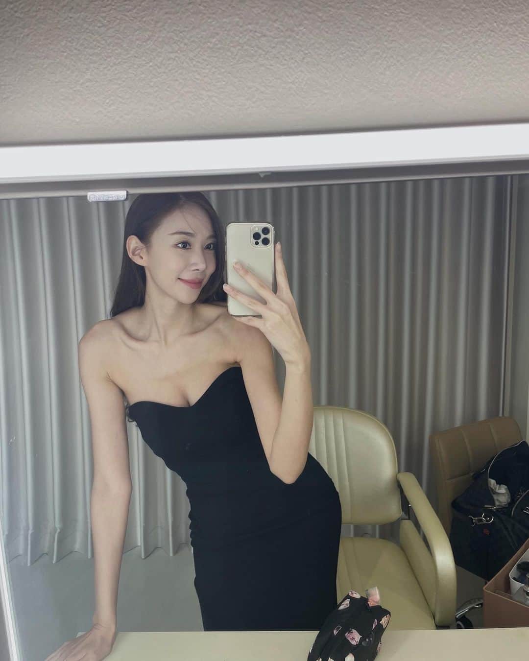 イユエリンのインスタグラム：「요즘은  글쎄.💭」