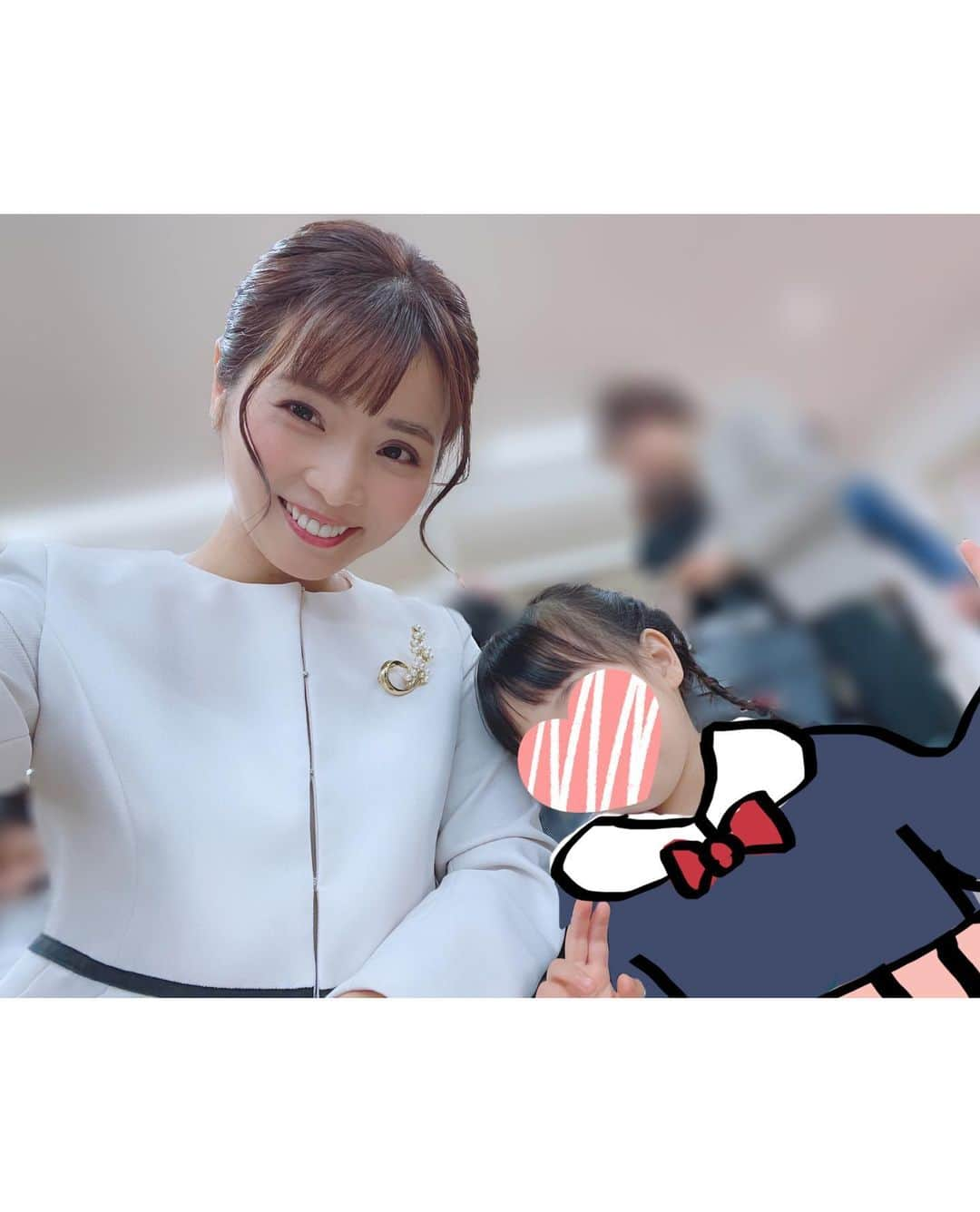 加藤雅美さんのインスタグラム写真 - (加藤雅美Instagram)「. 今日は娘の幼稚園の入園式でした🌸 緊張していたけれど、先生の挨拶や 問いかけにお返事したり手を振ったり、 帰ってきてからも先生が面白かったー！ と言って楽しんだようでした☺️🌼 . 成長して大きくなったけれど 制服は大きめでぶかぶかで可愛いので(親バカ)、 今のこの感じを桜と共に記念に撮影しました🌸 . リュックを背負いながら、 『ランドセルは薄いピンクがいいな！ パパ、買って！』と気が早い娘ですが笑、 お友達や先生とたくさん遊んで楽しい 幼稚園生活を過ごしてくれたら嬉しいです🙏💖 . 2年前に保育園に入った時は 慣れない生活で疲れが溜まったのからか 入園した次の週に熱が出て熱性痙攣を 起こしたので、通いたての 慣れないうちは新生活に対して ストレスも溜まると思うので、 幼稚園がない日はのんびり過ごしたり 家ではたくさん抱きしめてそういったケアも していこうねと夫婦で話し合いました🌼 . 今年新生活を始められる皆さんも おめでとうございます！🥰✨ 皆さんの新生活も素敵なものに なりますように🙏💕 . #入園式 #新年少 #年少 #幼稚園 #新生活 #入園式コーデ  #幼稚園ママ #桜 #桜撮影会 #🌸 #幼稚園児  #幼稚園入園式 #式典 #3歳 #3歳女の子 #3歳6ヶ月 #3y6m #令和元年生まれ #女の子ママ #ママライフ #子どもがいる暮らし #働くママ  #家族 #家族写真 #tokyo #japan #family #me #followme #加藤雅美」4月4日 0時08分 - mamikato97