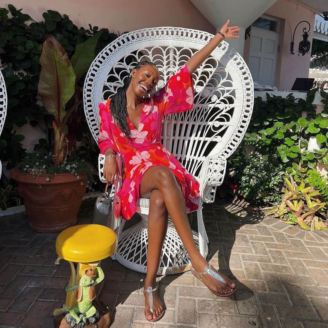 サムエデルマンのインスタグラム：「@imkianajordyn in THE GIGI – our sandal of the season. Tap to shop  #samedelman #ss23 #springsandals」