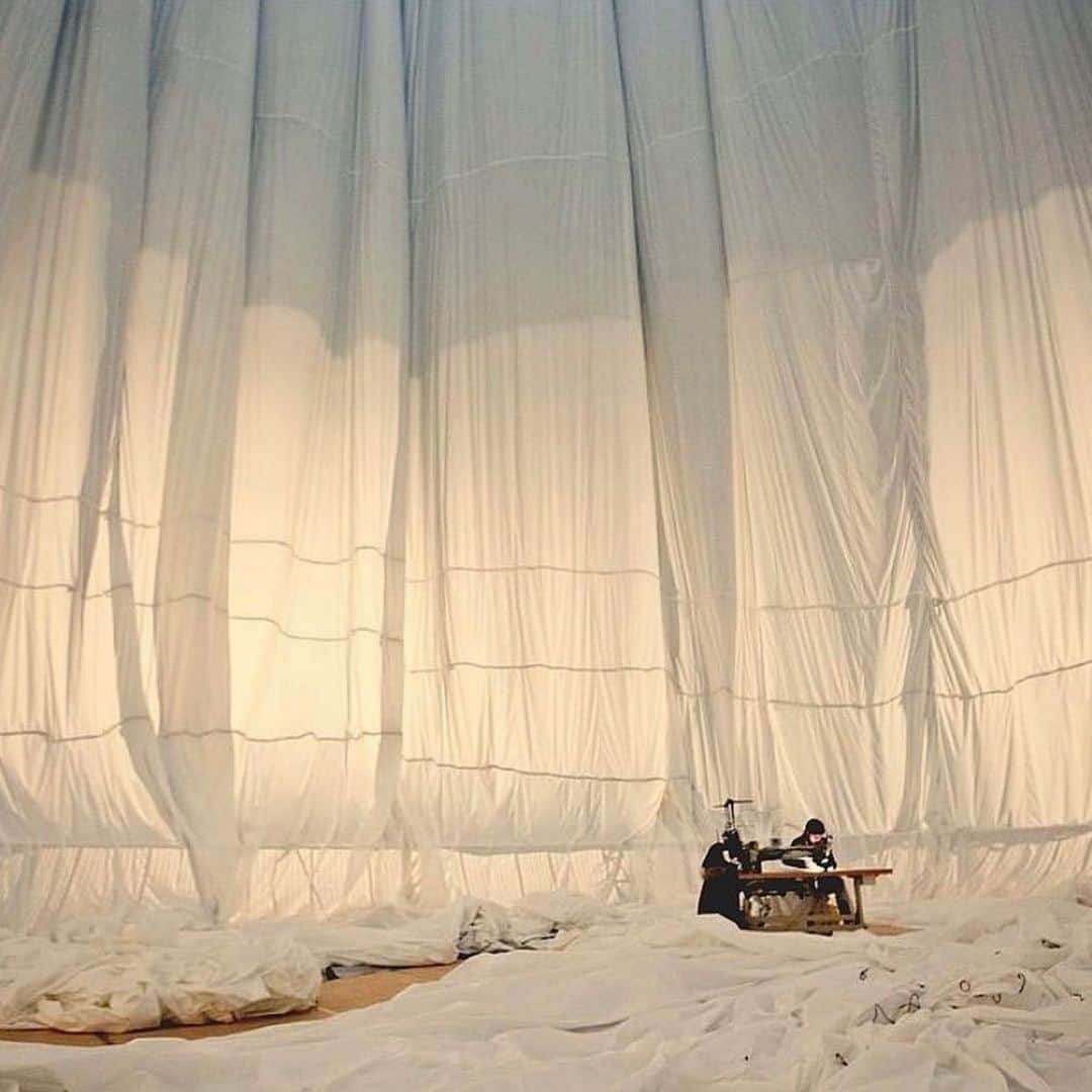 アダムのインスタグラム：「The beauty of Christo.   Photo: @brutt.a」