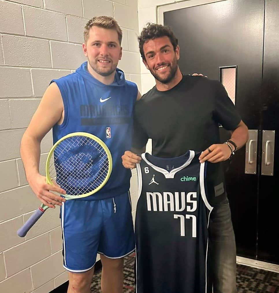 マッテオ・ベレッティーニのインスタグラム：「🏀 x 🎾 Great to meet you @lukadoncic 💪」