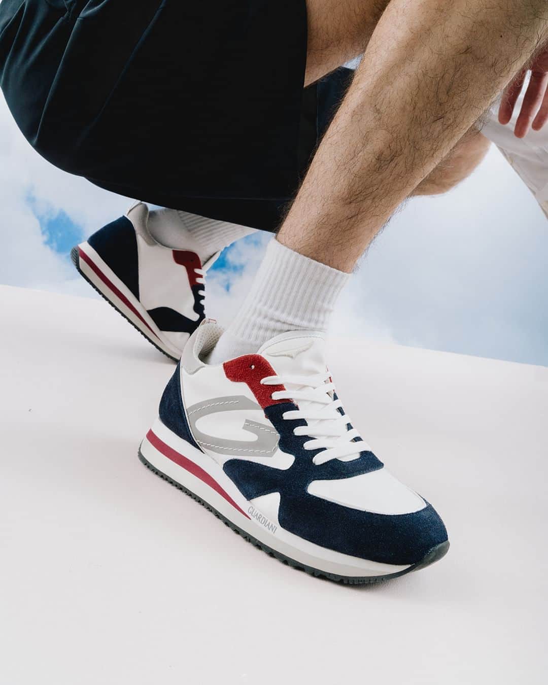 アルベルトガルディアーニのインスタグラム：「Sia che il tuo look sia casual o più ricercato, la nostra WEN si abbina perfettamente a tutto!  Scopri ora tutti i modelli di WEN della nuova Collezione SS23 al link in bio !  #Guardianishoes #SS23」