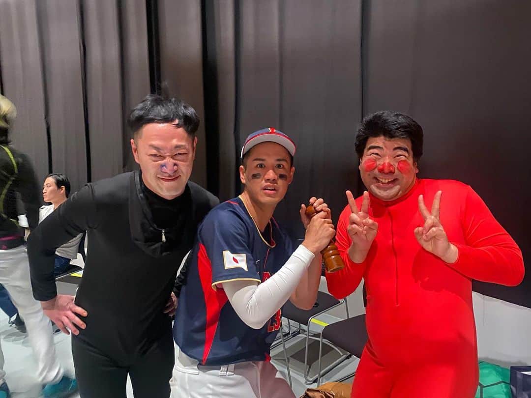 蛭川 慎太郎のインスタグラム：「ヌートバー！WBCから金のツカミまで優勝ありがとう！  #金のツカミ  #ヌートバー覚醒」
