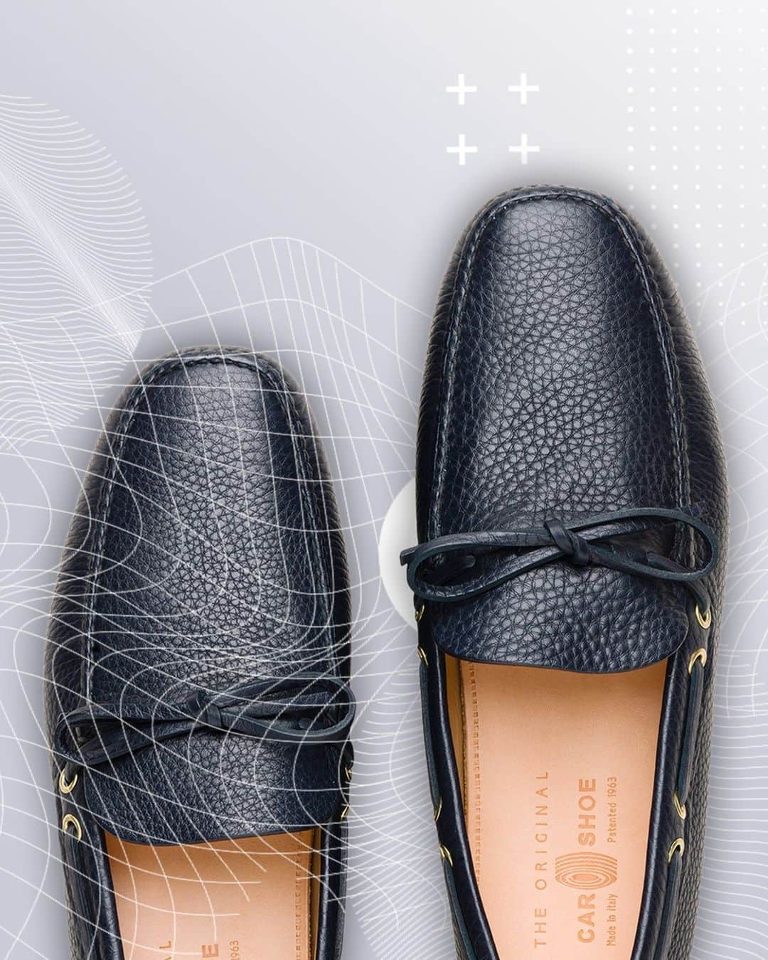 カーシューのインスタグラム：「Stay classy with Car Shoe.  Discover the elegance of the Navy #DrivingShoes.」