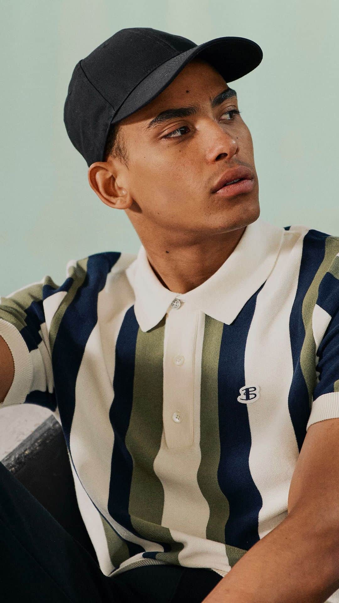 ベンシャーマンのインスタグラム：「Sporting some classic stripes.  #BenSherman #knitpolo #modpolo」