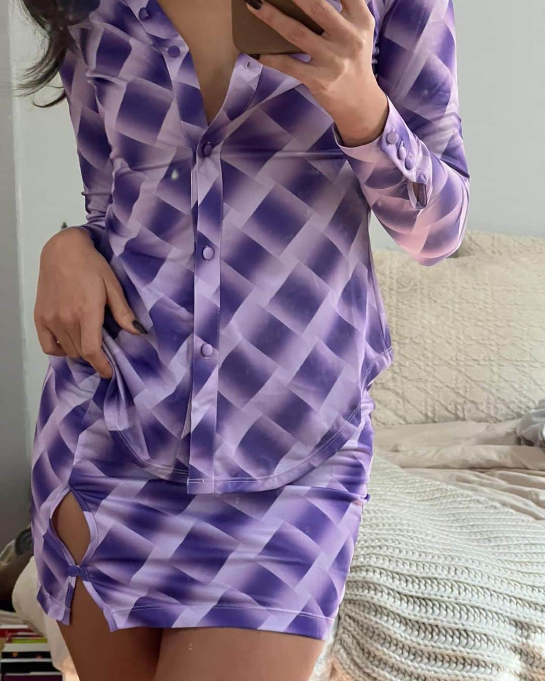 エイミー・ソングさんのインスタグラム写真 - (エイミー・ソングInstagram)「@juj.lin giving us life in the purple check Earnest top + Madelyn mini skirt.   #matchingset #geometricpattern #effortlesslychic #revolve」4月4日 2時22分 - songofstyle