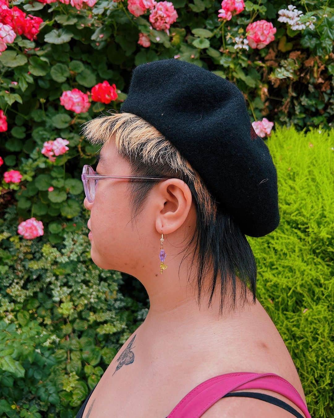 meyocoさんのインスタグラム写真 - (meyocoInstagram)「Sneak peek of our next Demon Beret 👁️🌺🌸 perfect for an outing at the garden…or day drinking in a beautiful bar. 🍸🍹」4月4日 2時45分 - meyoco