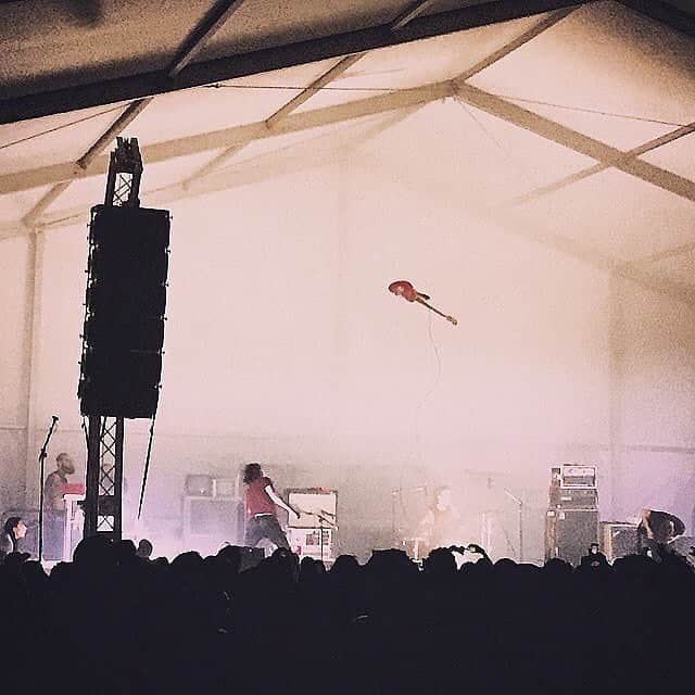 A Place to Bury Strangersさんのインスタグラム写真 - (A Place to Bury StrangersInstagram)「When we played Psych Fest in 2015, @fogcityfitclub took this pretty incredible photo.    We’re so psyched to be coming back to Austin playing the kickoff party at  Mohawk on Thursday April 27 with The Warlocks, Blushing, and GIFT.  Tickets at Link In Bio or levitation.fm for the rest of this incredible weekend.」4月4日 3時24分 - aptbs