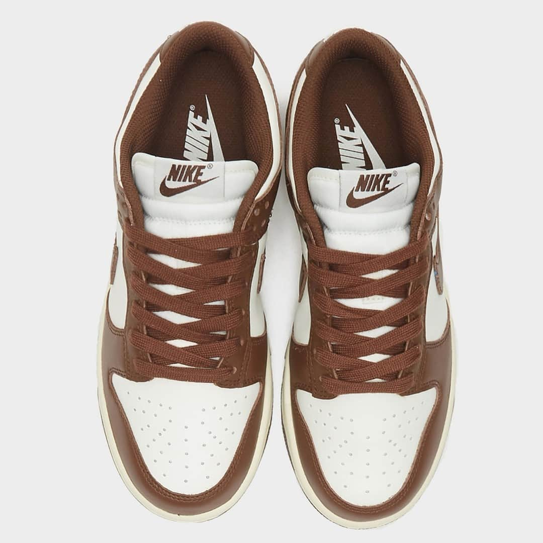 Sneaker Newsさんのインスタグラム写真 - (Sneaker NewsInstagram)「New photos of the upcoming Nike Dunk Low "Mocha/Sail" for women! These are too clean. LINK IN BIO for a closer look.」4月4日 3時25分 - sneakernews