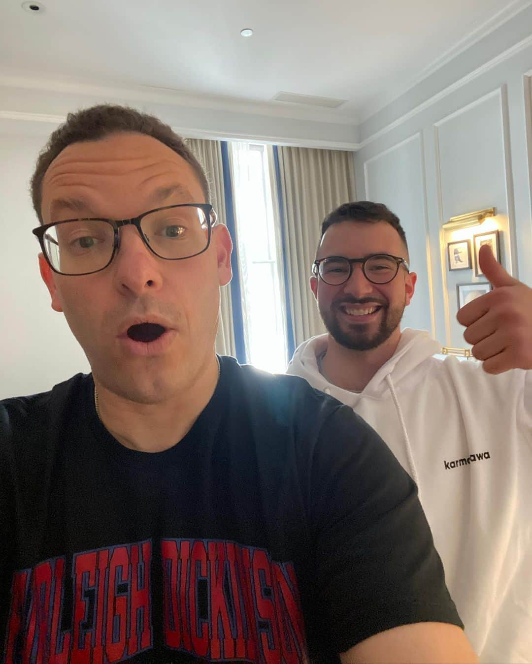 ティモシー・サイクスのインスタグラム：「Just 2 Connecticut boys about to embark on a crazyyyyyy trip to celebrate @jackkellogg surpassing $12 million in trading profits after a CRAZY six years…who can guess where we’re headed to? Remember the world is truly incredible, but we must never forget our humble beginnings so DREAM BIG AND STUDY HAAAARD! #proudteacher #daytrading #pennystocks #ilovemyjob」