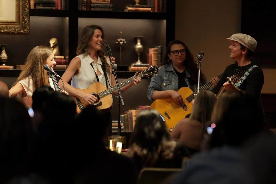 ジェイソン・ムラーズさんのインスタグラム写真 - (ジェイソン・ムラーズInstagram)「Thank you @grammymuseum for the invitation to share some songs at the first Sunday Brunch in support of the GRAMMY In The Schools education program!  📸 Courtesy of the Recording Academy™️/photos by Rebecca Sapp, Getty Images© 2023」4月4日 3時51分 - jason_mraz
