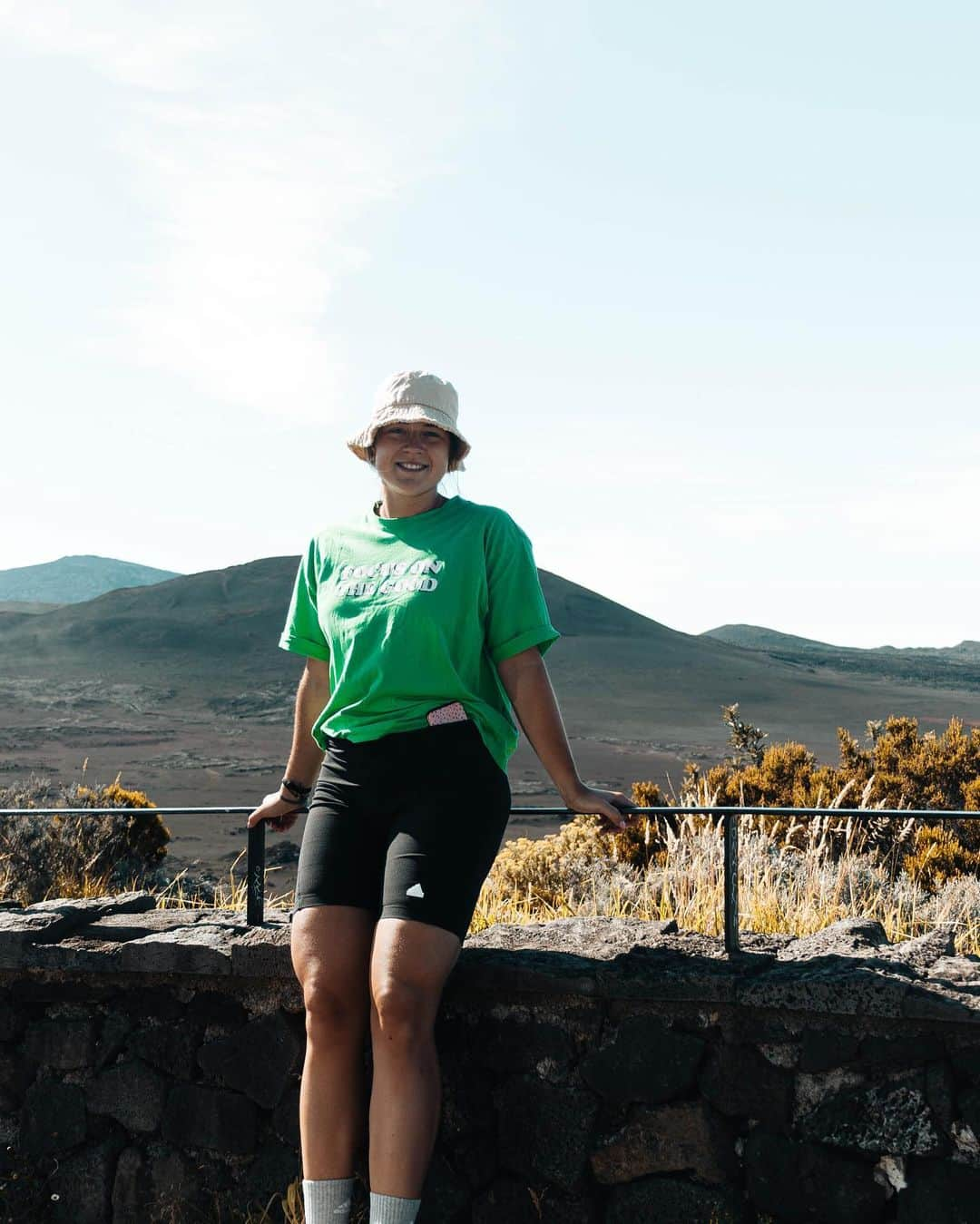 マチルド・グロさんのインスタグラム写真 - (マチルド・グロInstagram)「Quelques photos du Piton de la Fournaise 🇷🇪🙌🏻 lors de mon séjour à La Réunion ! 🤩 • • #roadtrip #pictures #goodmemories #beautifullandscape #paradise」4月4日 4時31分 - gros_mathilde