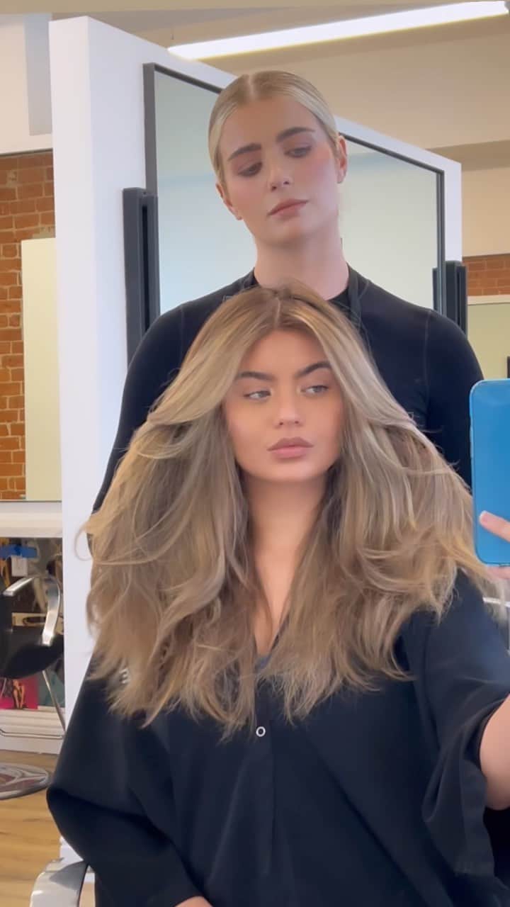 Sofia Jamoraのインスタグラム：「Major GLO-up alert 🚨 the beautiful @imtorielyse making dreams come true! #hair」