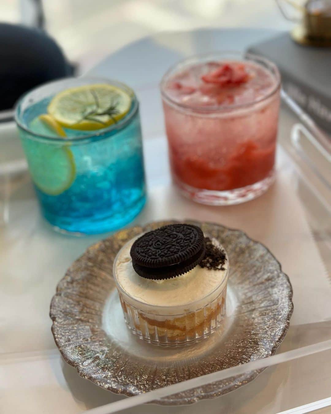 のインスタグラム：「＊ 可愛いcafe @blanc_cafe_bar で☺️👌 韓国🇰🇷系流行ってるぅー😮‍💨❤️ 最近韓国の最新ピーリング @hada.kanri にも行ってお肌が徐々によくなってるから次回も楽しみ☺️♥️  ＊ ＊ ＊ ♡★♡ﾟ･*:.｡ ｡.:*･ﾟ♡★♡ﾟ･*:.｡ ｡.:*･ﾟ♡★♡ﾟ･*:.｡ ｡.:*･ﾟ♡  #韓国カフェ  #韓国美容 #韓国が好き  #心斎橋カフェ #オシャレカフェ  #大阪カフェ #美容 #エステ #大阪エステ」