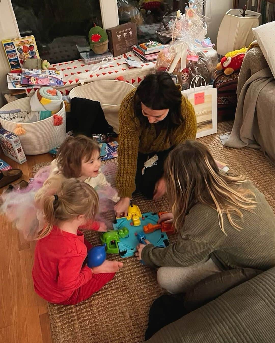 カテリーナ・スコーソンさんのインスタグラム写真 - (カテリーナ・スコーソンInstagram)「Hello friends ❤️ (cw: fire/loss) A couple of months ago my house burned down. While getting my kids ready for bed and finishing bath time, smoke began to seep up through the grout around the tub. When I looked down the hallway a river of thick black smoke had already formed and was filling the house. One thing about fires: they happen fast. I had about two minutes to get my three kids out of the house, and we escaped with less than shoes on our feet. But we got out. And for that I am eternally grateful.  Heartbreakingly, we lost all four of our pets. We are still sitting with that loss, but we are lucky we got to love them at all.   This is not a post about a fire. This is a post about community. This is a love letter to the incredible people that showed up and the incredible ways that they did. Thank you to the firefighters and the investigators (thank you Trey!) Thank you to my neighbor who answered our frantic knocks at her door. Thank you to the parents at my kids’ school who sent toys and books, my friends at @greysabc and @shondaland who sent clothing and supplies, my sisters who flew in to handle logistics so that I could be with my kids. Thank you to my team who made everything easier.   What we learned is that the only thing that matters are the people (and beings) that you love. The only thing that matters is community. We would not be here without it and we are so grateful. Thank you.   Here are some photos to honor the space we once called home, to say goodbye to the animals that loved us so well, and to celebrate that we have the only thing we ever really needed: each other. -Love, Caterina ❤️」4月4日 5時25分 - caterinascorsone